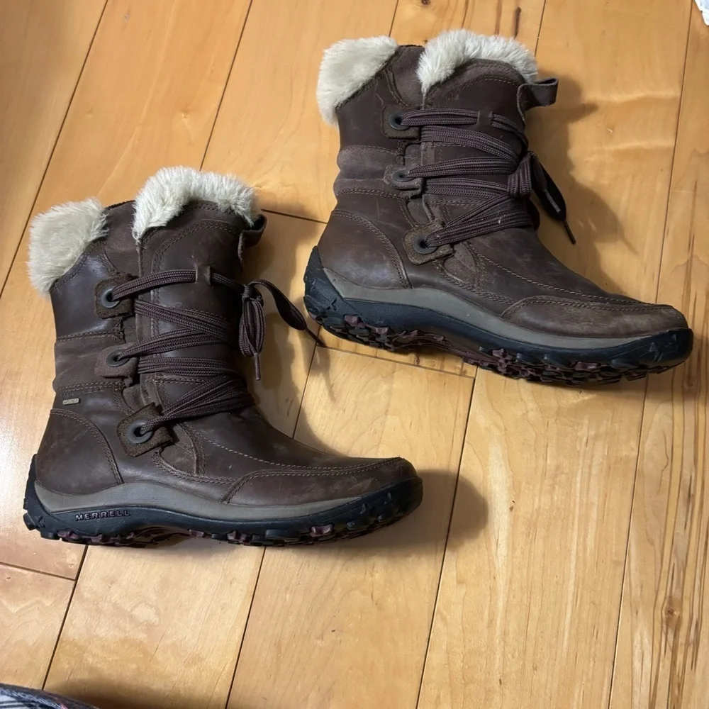 Merrell Nikita women's winter boots in dark brown leather with faux fur trim 8.5